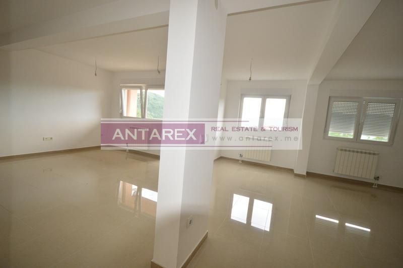 Коммерческая недвижимость в Игало, Черногория, 350 м² - фото 3