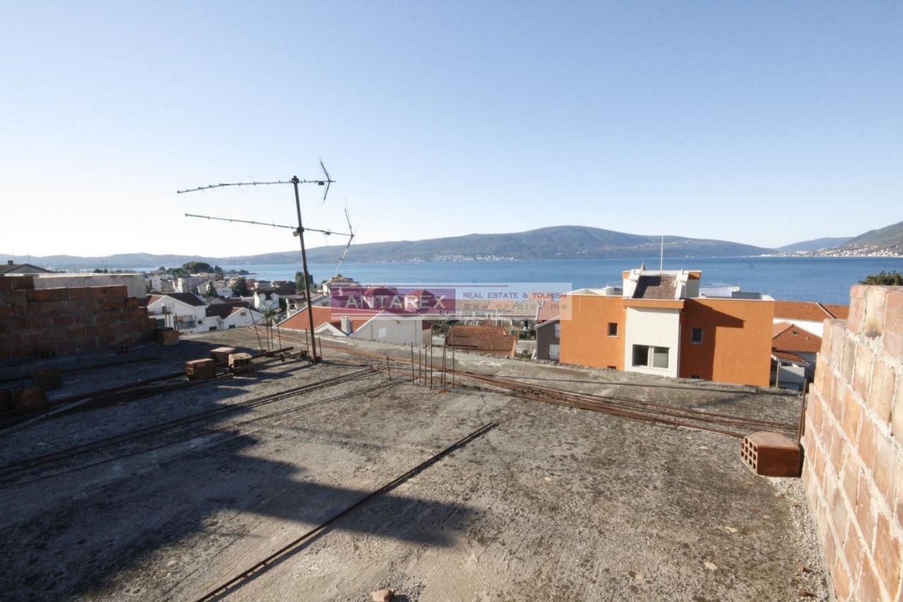 Вилла в Тивате, Черногория, 270 м² - фото 3