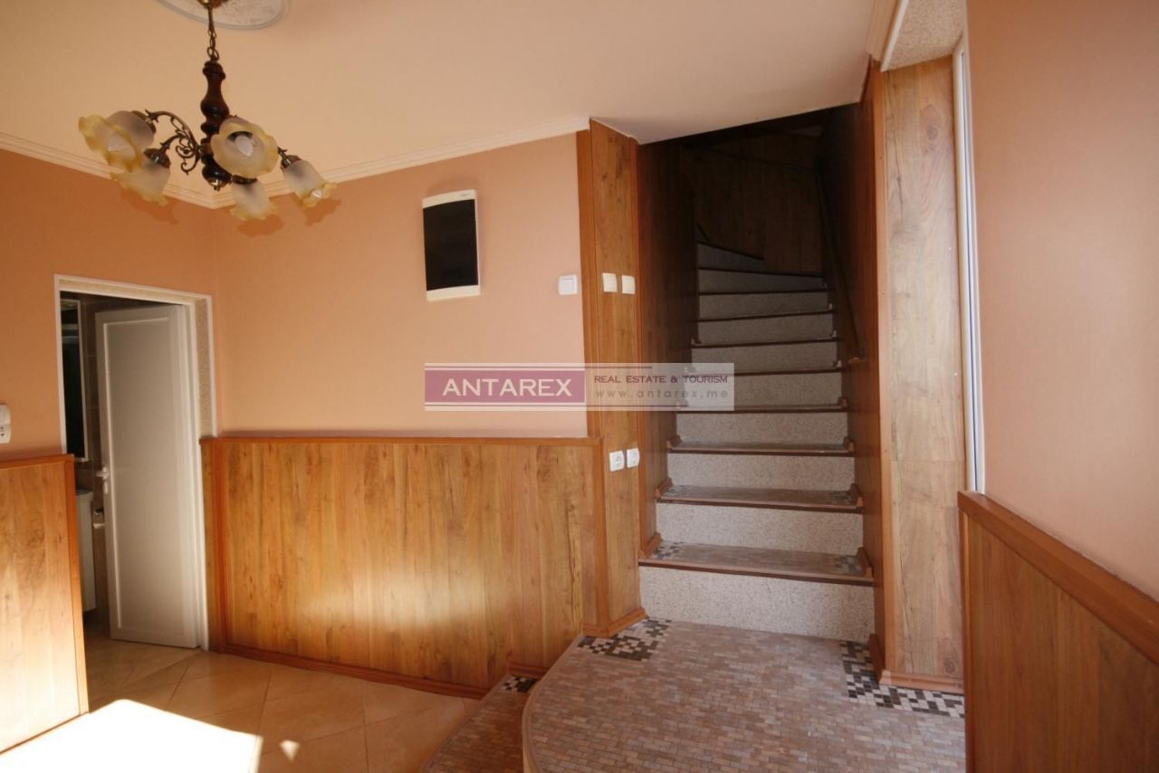 Вилла в Тивате, Черногория, 120 м² - фото 3