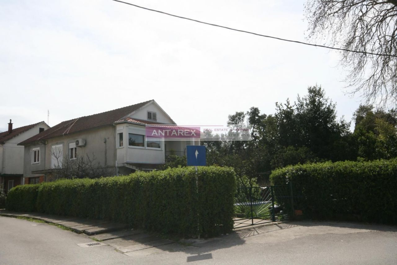 Вилла в Тивате, Черногория, 357 м² - фото 3