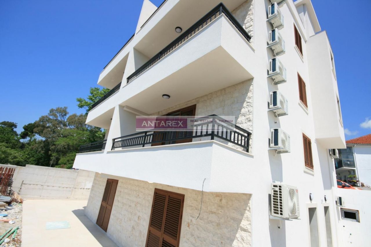 Апартаменты в Тивате, Черногория, 105 м² - фото 3