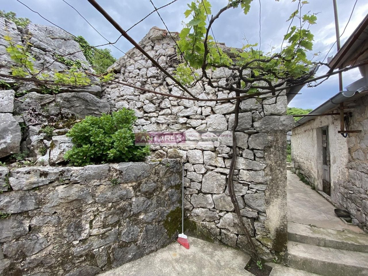 Вилла в Херцег-Нови, Черногория, 56 м² - фото 3