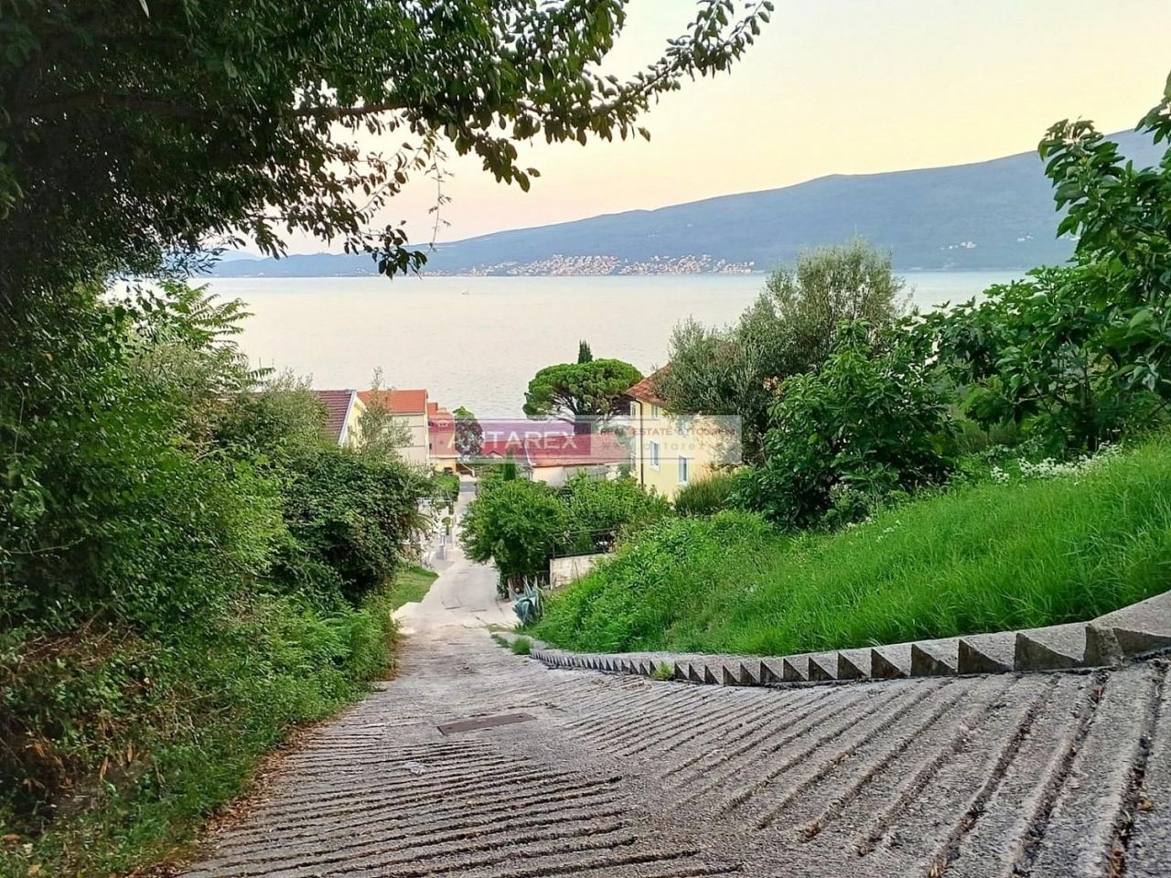 Земля в Биеле, Черногория, 987 м² - фото 3