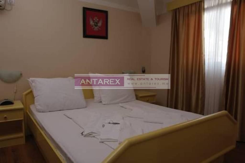 Коммерческая недвижимость в Кумборе, Черногория, 3 600 м² - фото 4