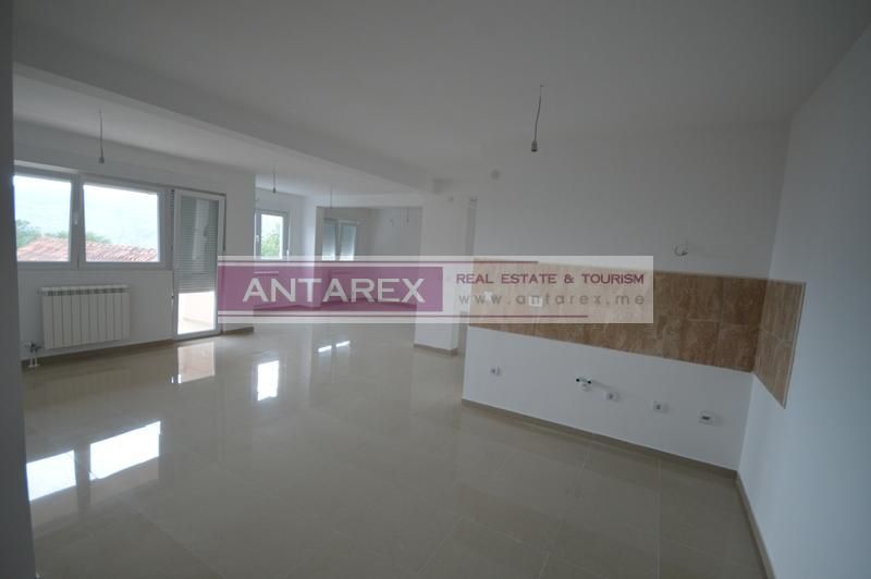 Коммерческая недвижимость в Игало, Черногория, 350 м² - фото 4