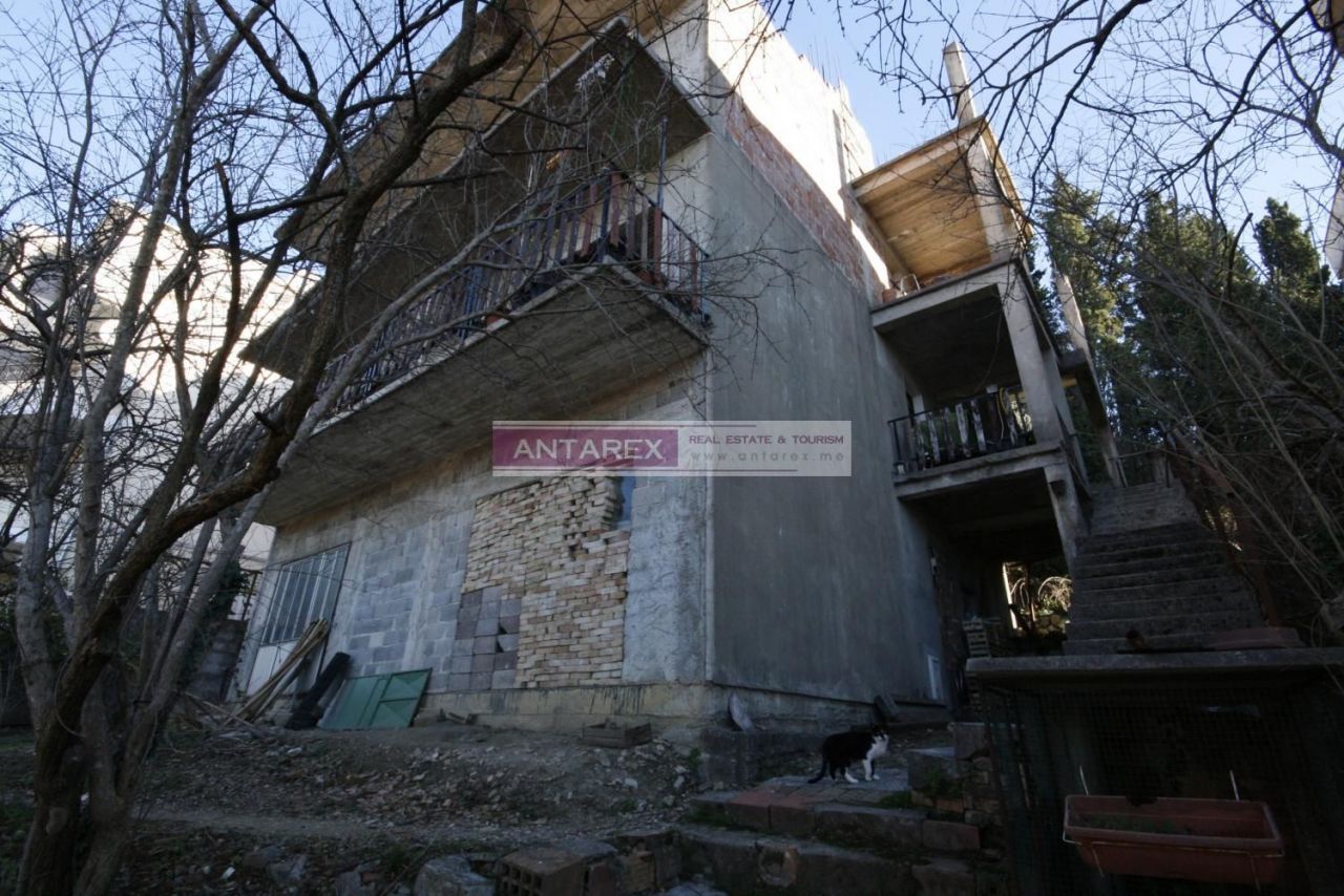 Вилла в Тивате, Черногория, 270 м² - фото 4