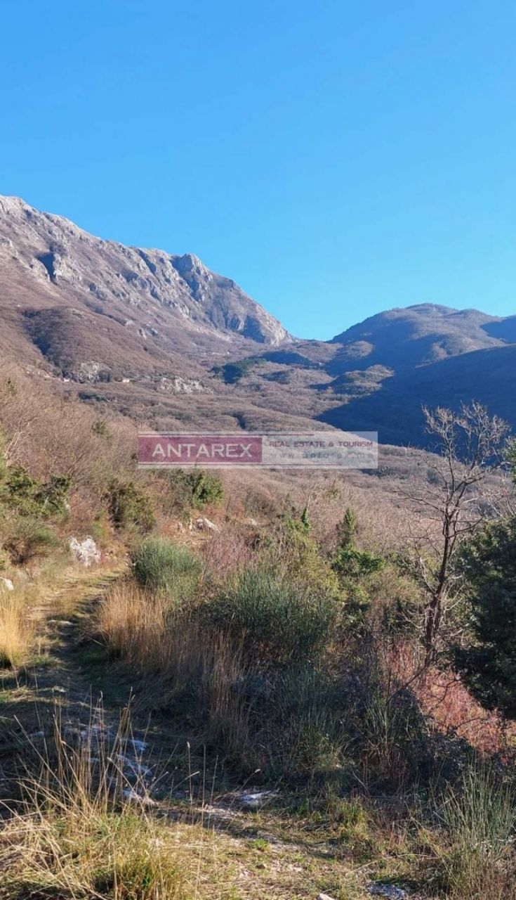 Земля в Которе, Черногория, 16 000 м² - фото 4