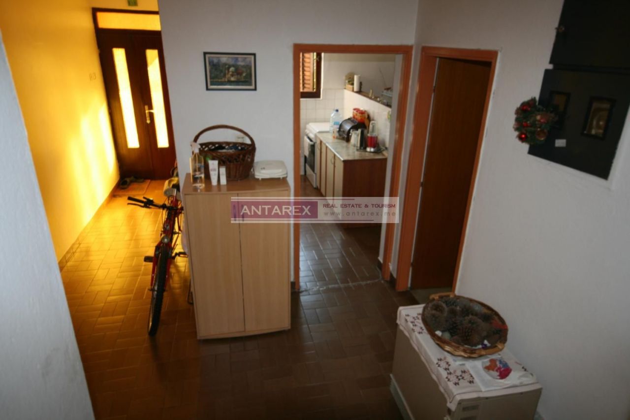 Вилла в Доброте, Черногория, 270 м² - фото 4