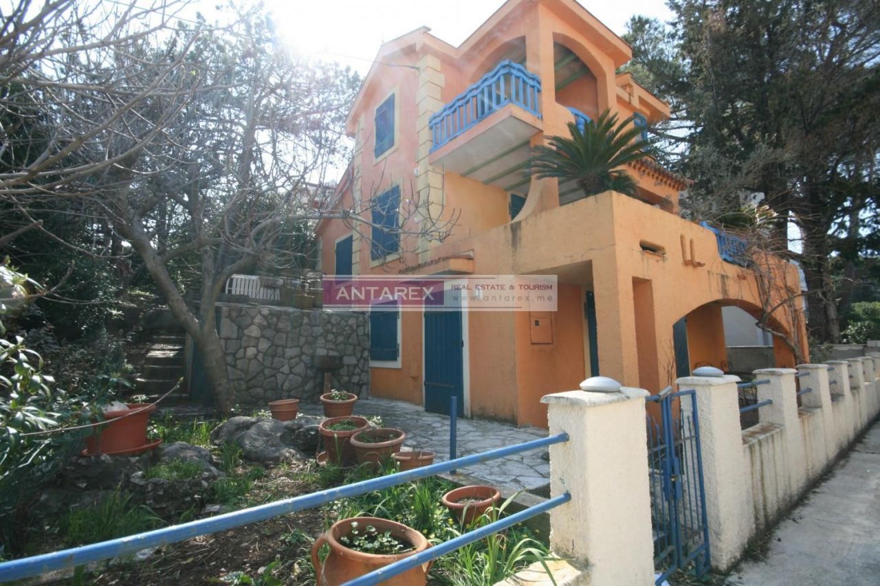 Вилла в Крашичах, Черногория, 200 м² - фото 4