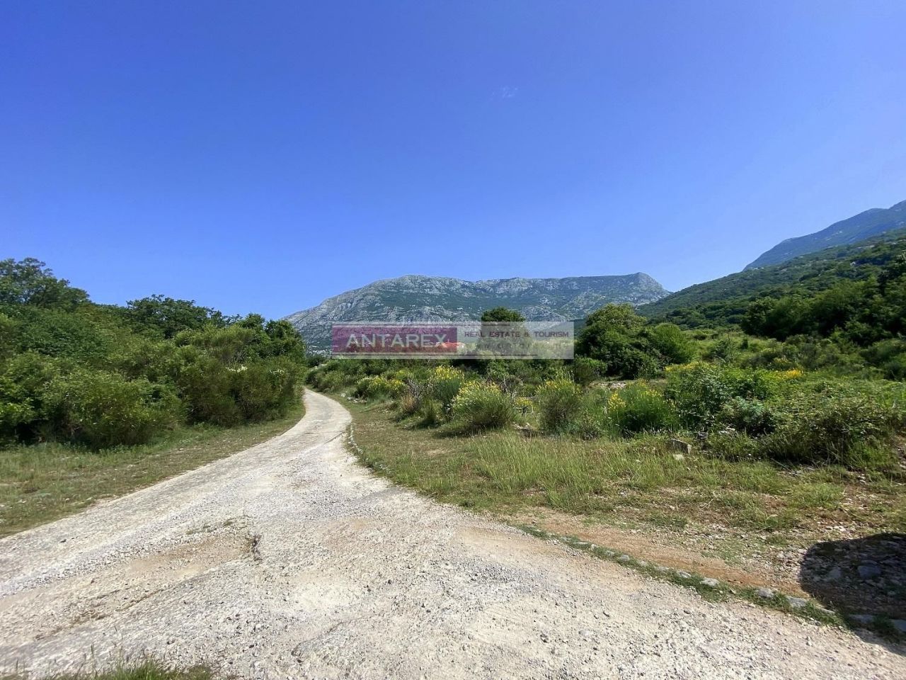 Земля в Херцег-Нови, Черногория, 4 686 м² - фото 4