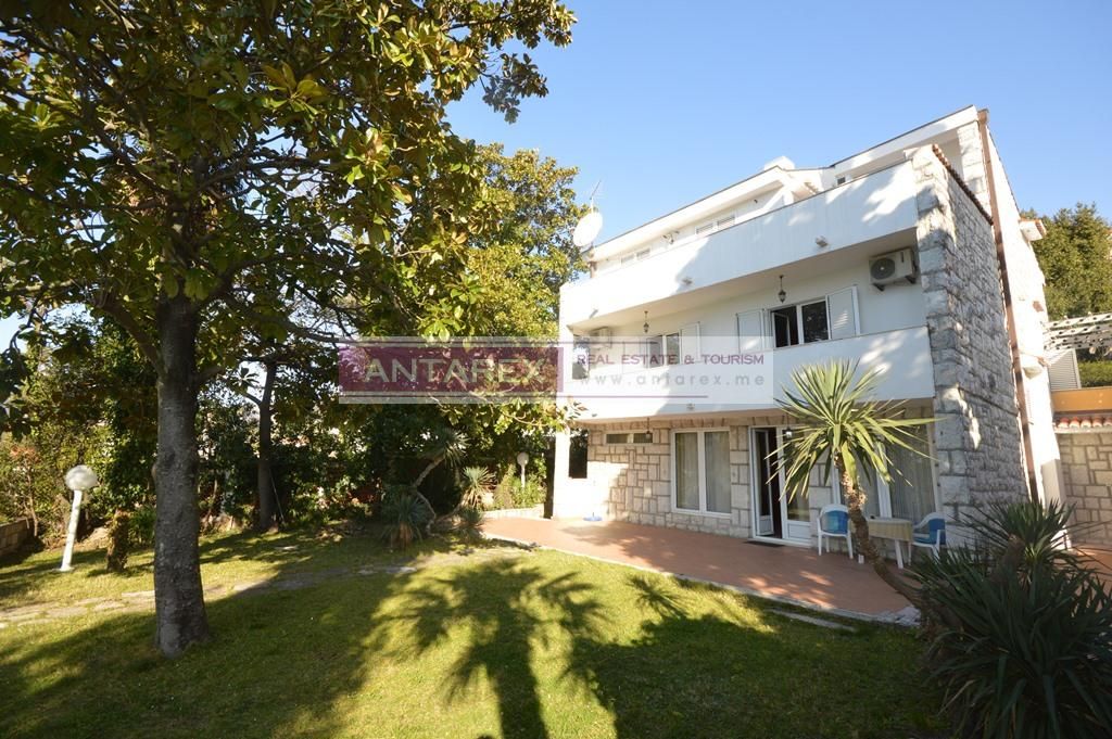 Вилла в Херцег-Нови, Черногория, 200 м² - фото 5