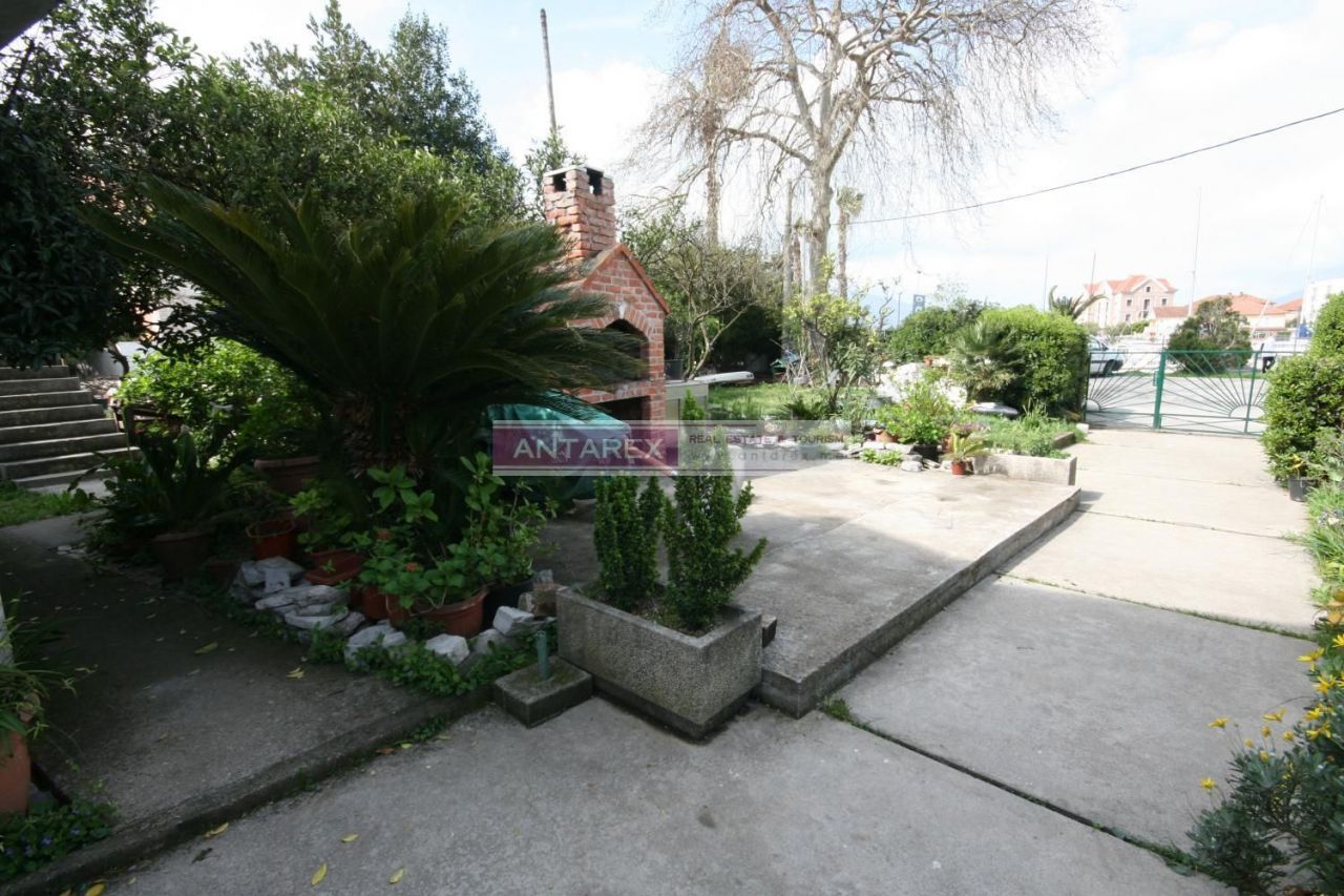 Вилла в Тивате, Черногория, 357 м² - фото 5