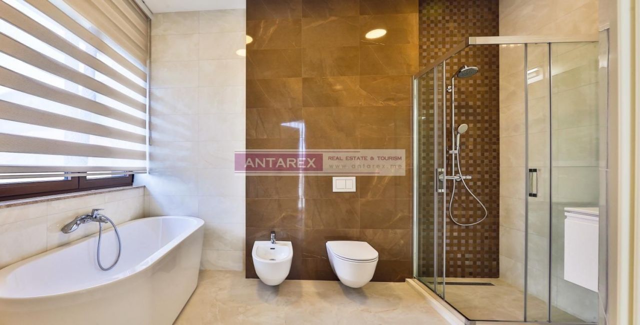 Вилла в Тивате, Черногория, 290 м² - фото 5