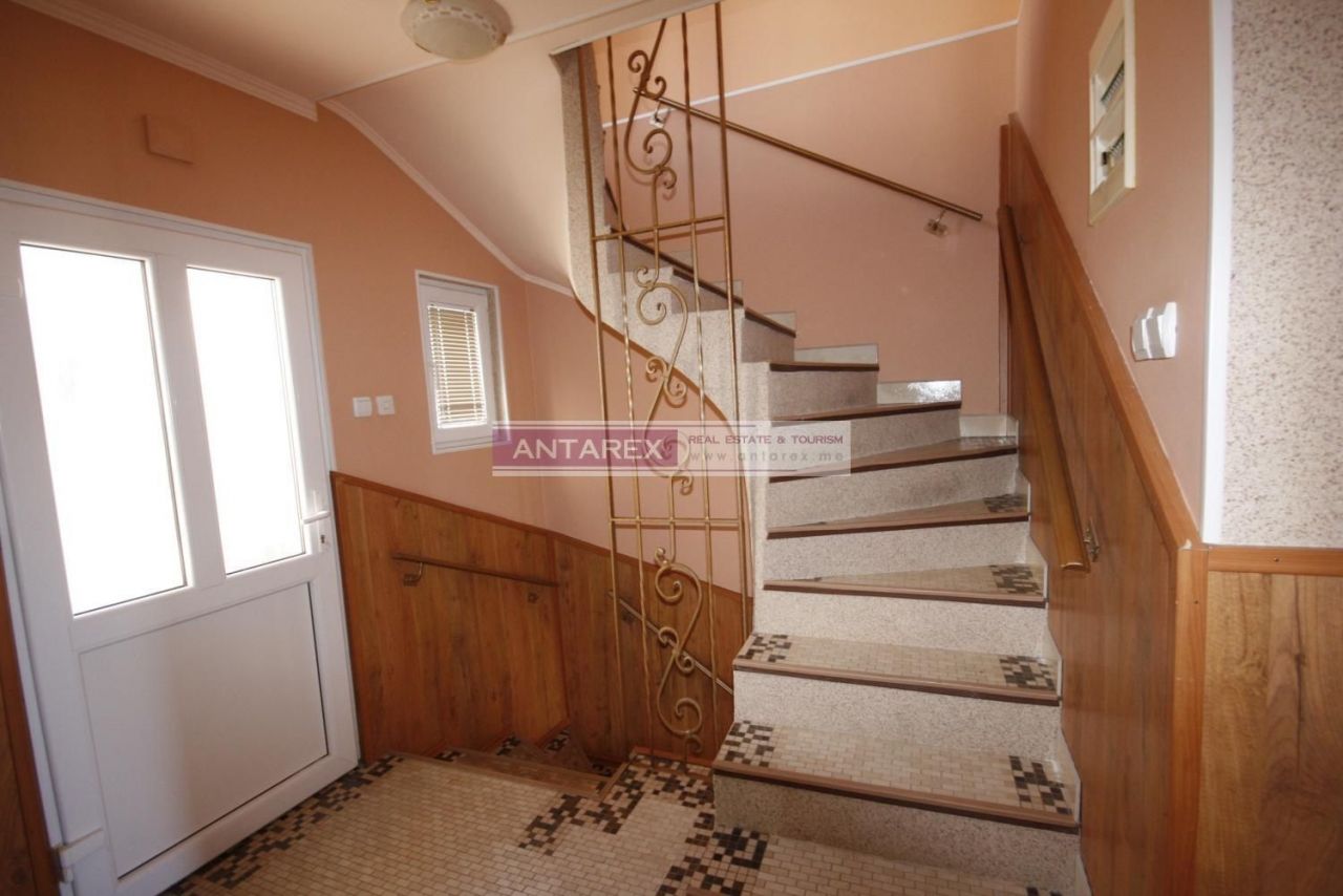 Вилла в Тивате, Черногория, 120 м² - фото 6