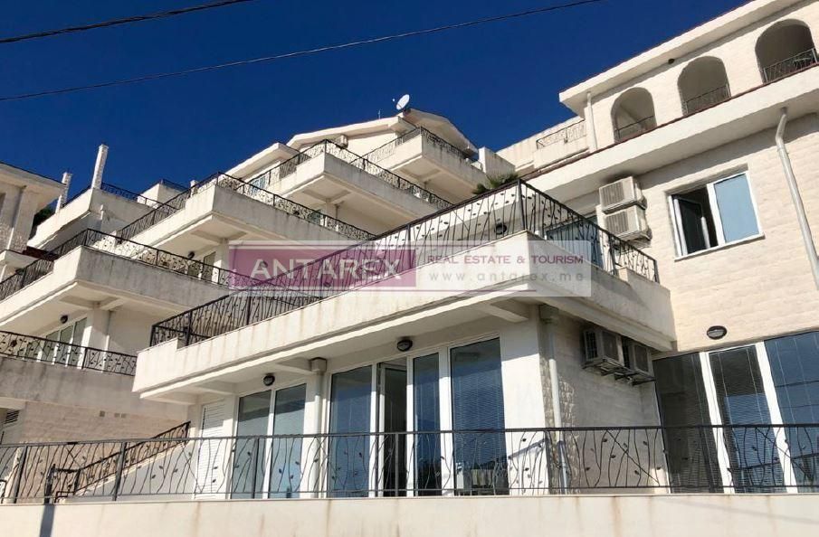 Апартаменты в Херцег-Нови, Черногория, 164.4 м² - фото 4