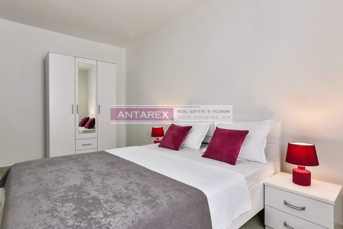 Коммерческая недвижимость в Добра Воде, Черногория, 800 м² - фото 7