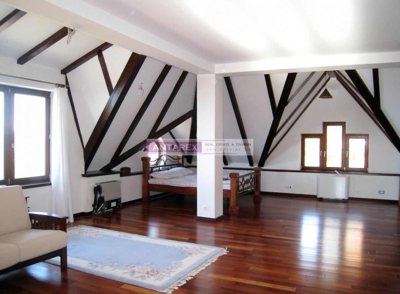 Вилла в Святом Стефане, Черногория, 392 м² - фото 7