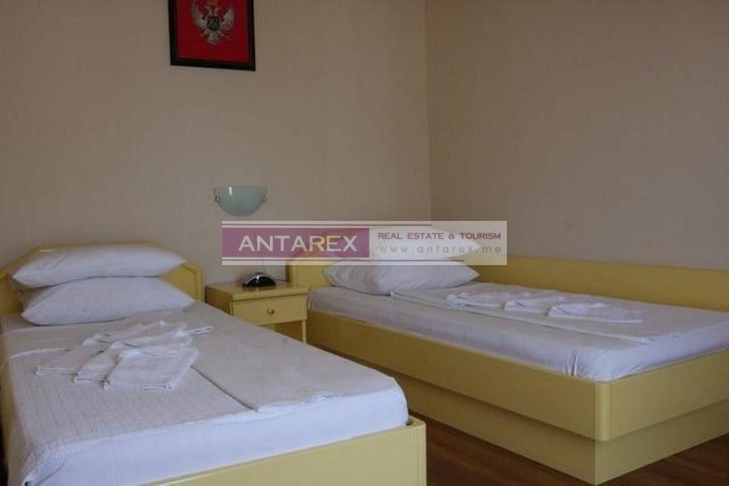 Коммерческая недвижимость в Кумборе, Черногория, 3 600 м² - фото 8