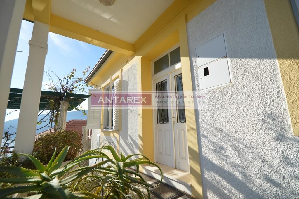 Вилла в Херцег-Нови, Черногория, 90 м² - фото 8