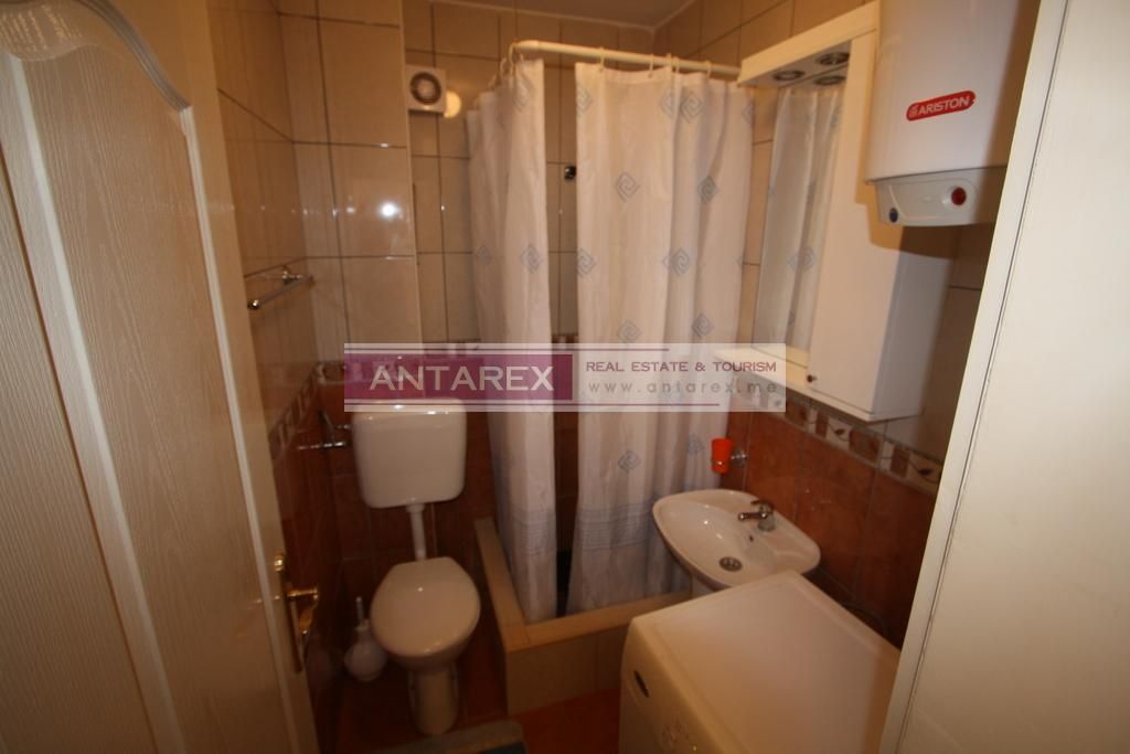 Коммерческая недвижимость в Дженовичах, Черногория, 299 м² - фото 8