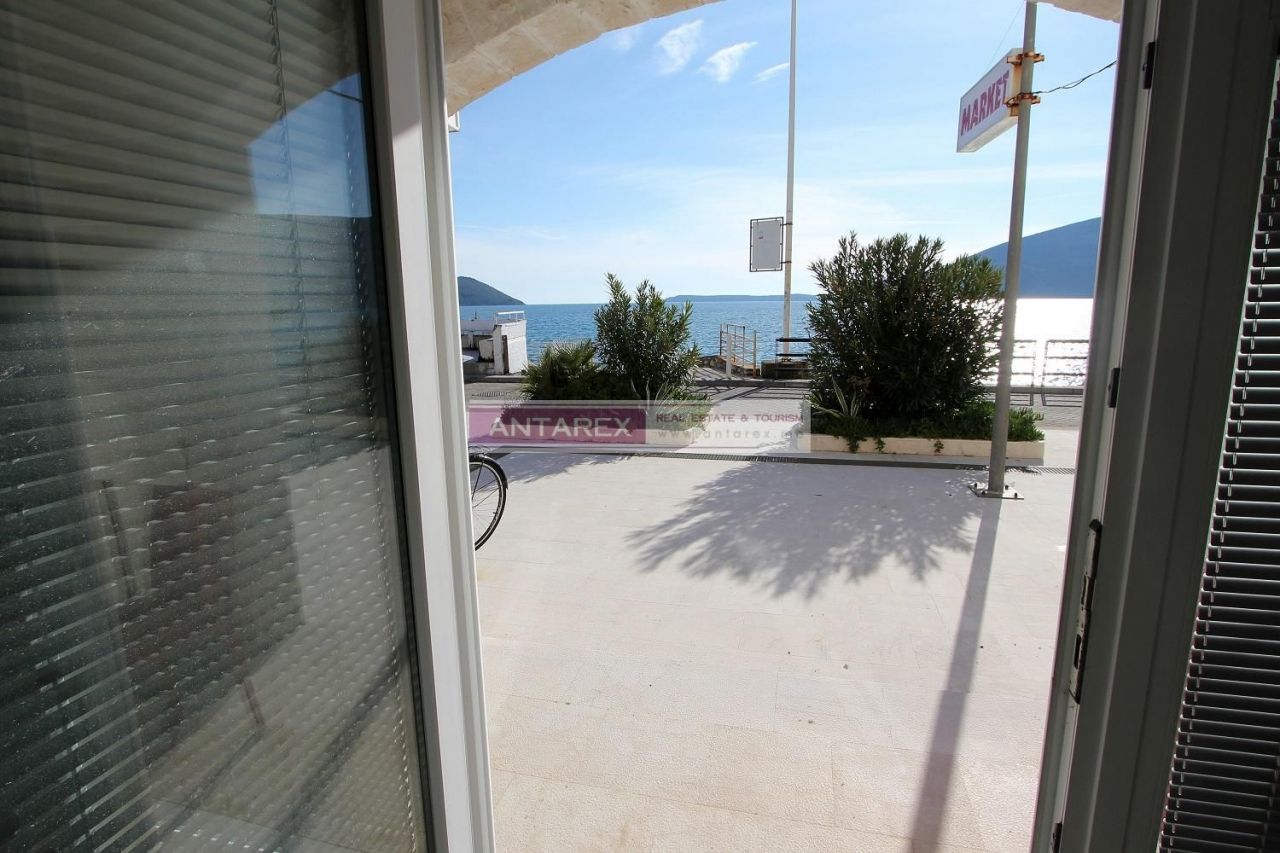 Коммерческая недвижимость в Херцег-Нови, Черногория, 22 м² - фото 8