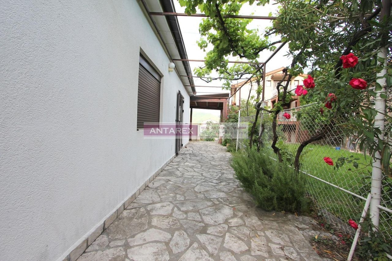 Вилла в Херцег-Нови, Черногория, 182 м² - фото 8