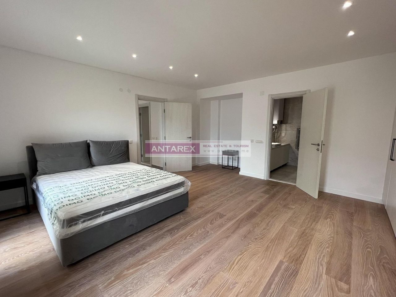 Апартаменты в Шкальяри, Черногория, 136 м² - фото 9