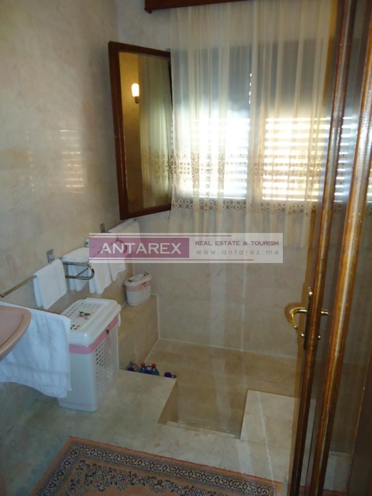 Вилла в Херцег-Нови, Черногория, 250 м² - фото 10