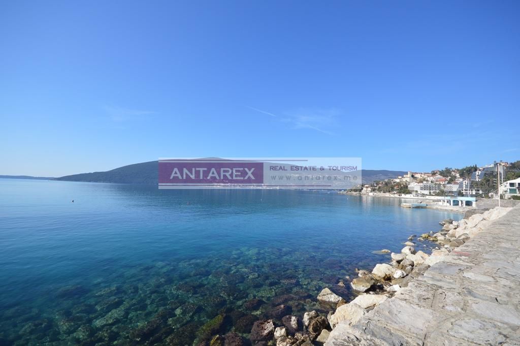 Вилла в Херцег-Нови, Черногория, 200 м² - фото 11