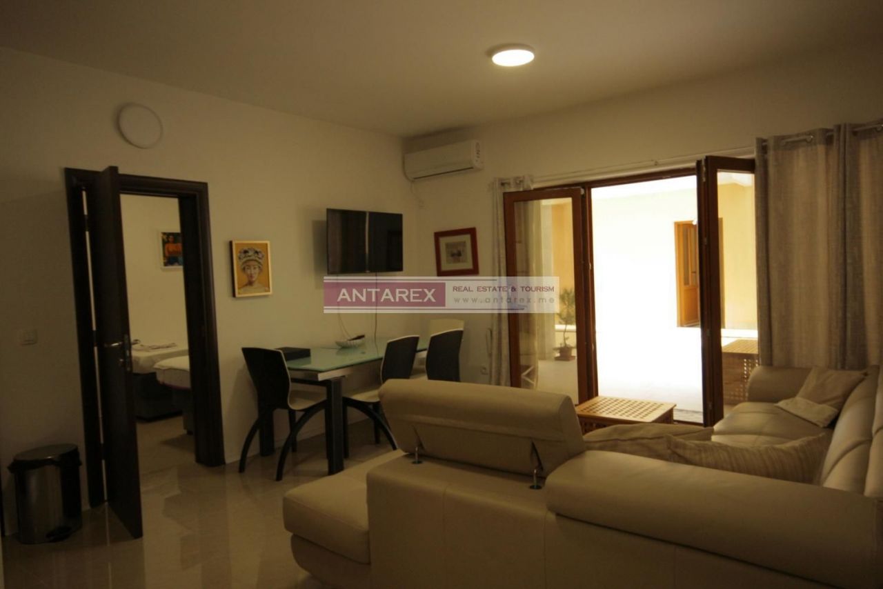 Апартаменты в Тивате, Черногория, 95 м² - фото 12