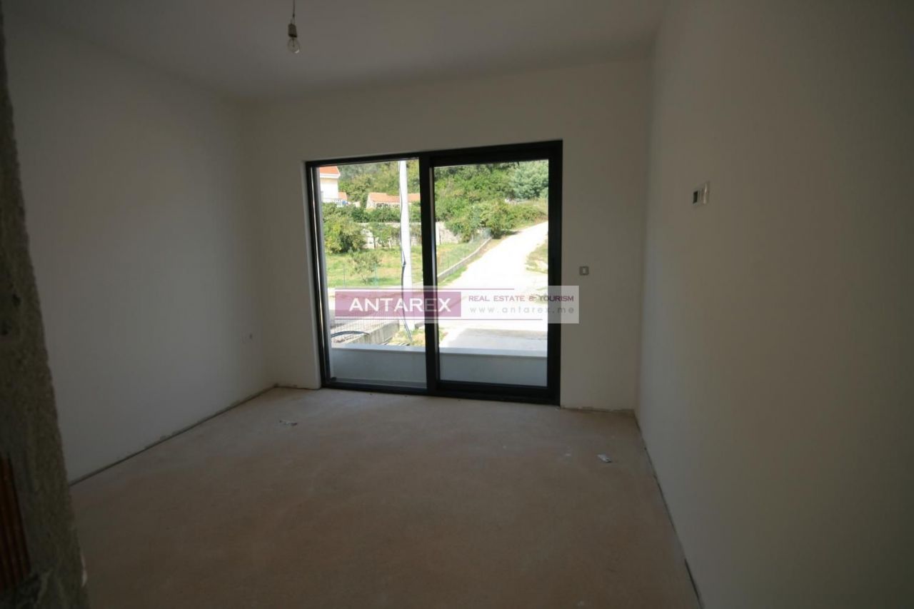 Вилла в Тивате, Черногория, 335 м² - фото 12