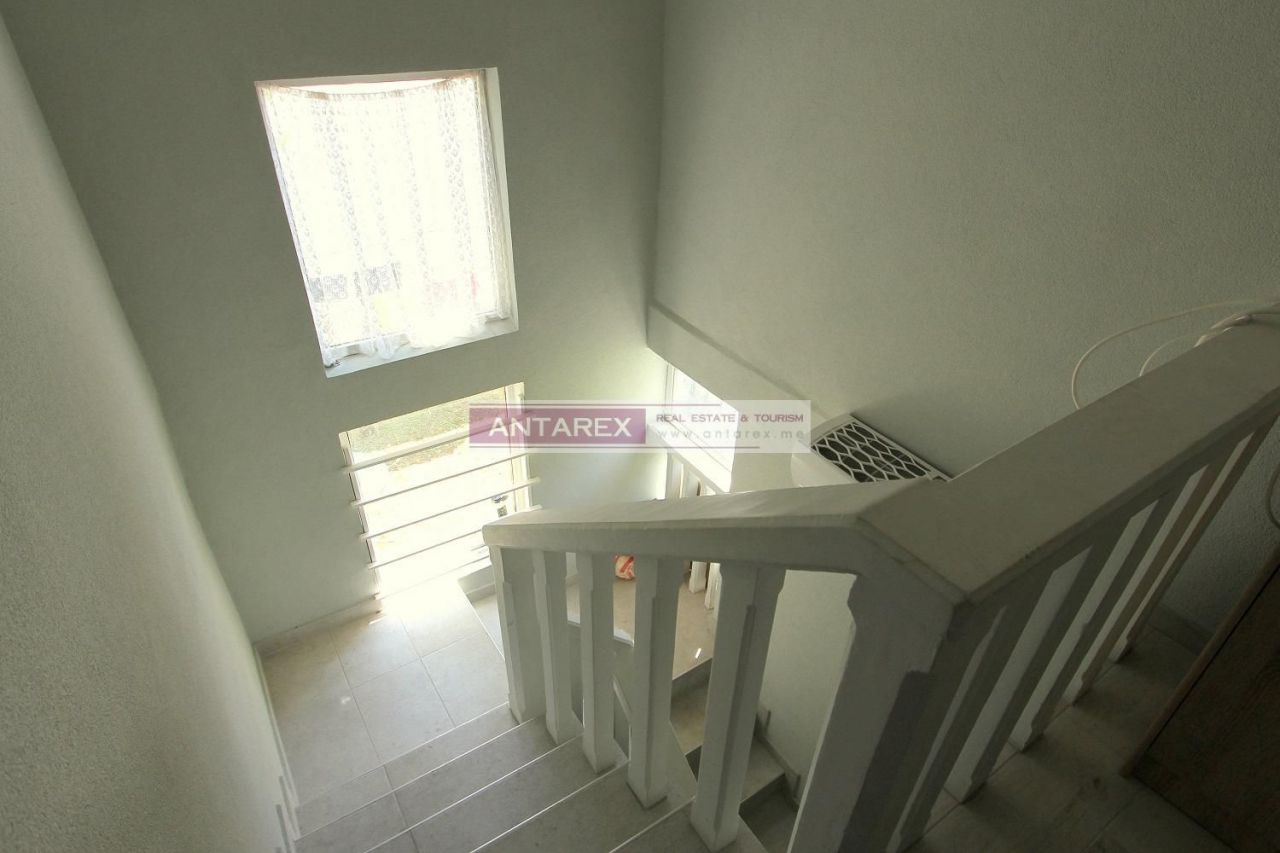 Вилла в Херцег-Нови, Черногория, 77 м² - фото 12