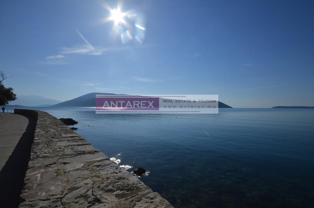 Вилла в Херцег-Нови, Черногория, 200 м² - фото 13