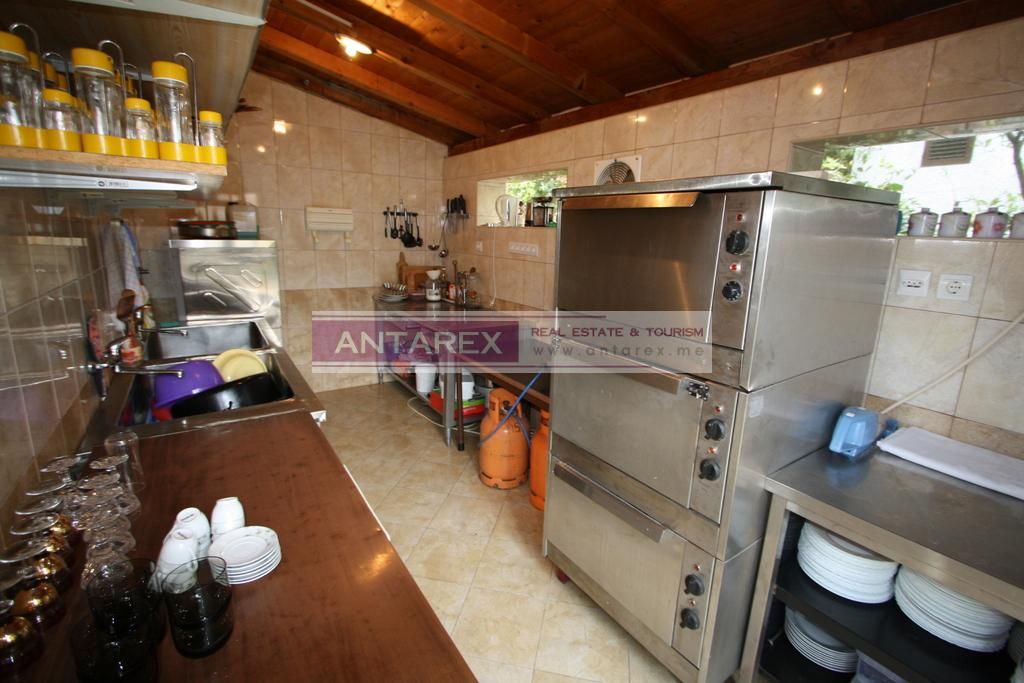 Коммерческая недвижимость в Дженовичах, Черногория, 299 м² - фото 13