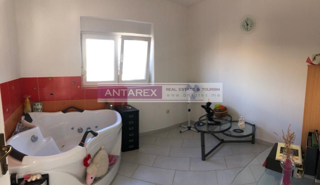 Вилла в Тивате, Черногория, 317 м² - фото 13