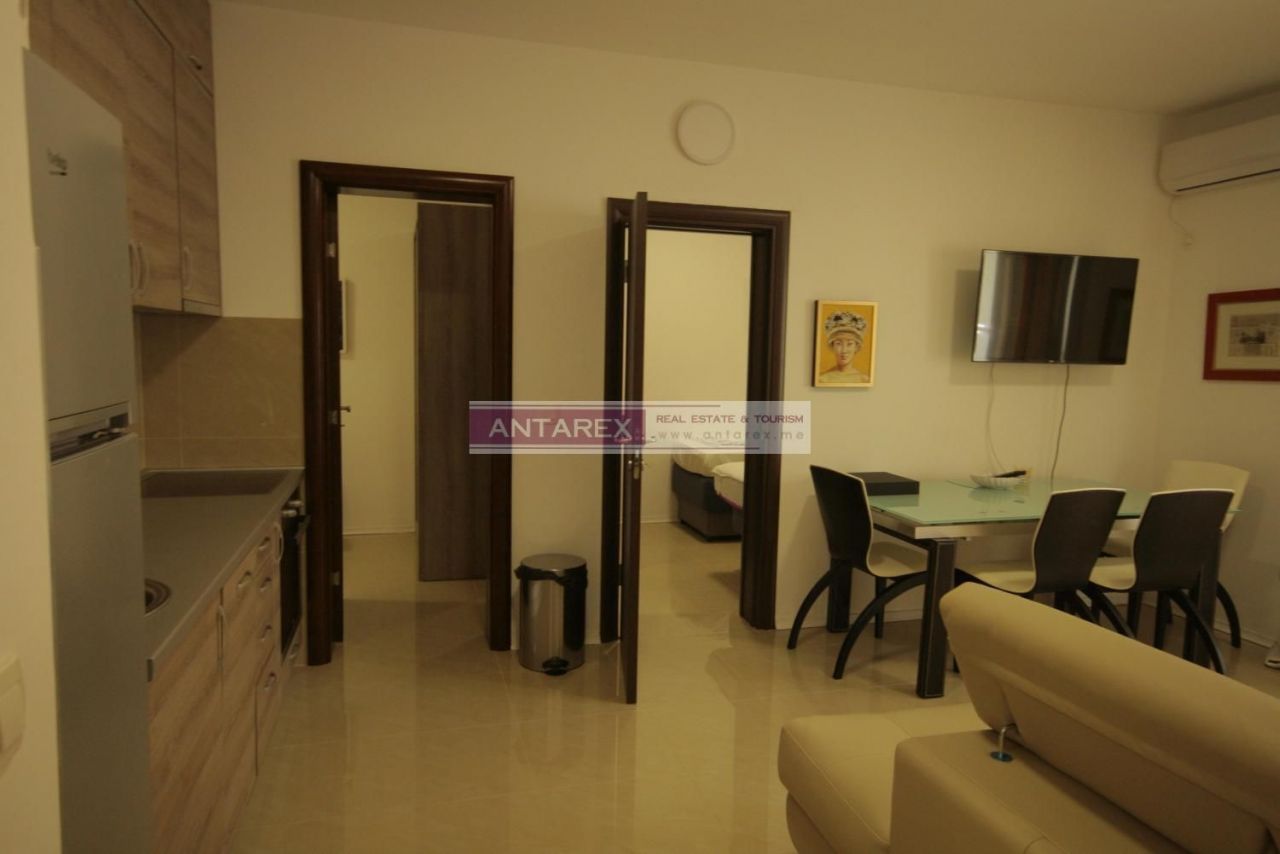 Апартаменты в Тивате, Черногория, 95 м² - фото 14