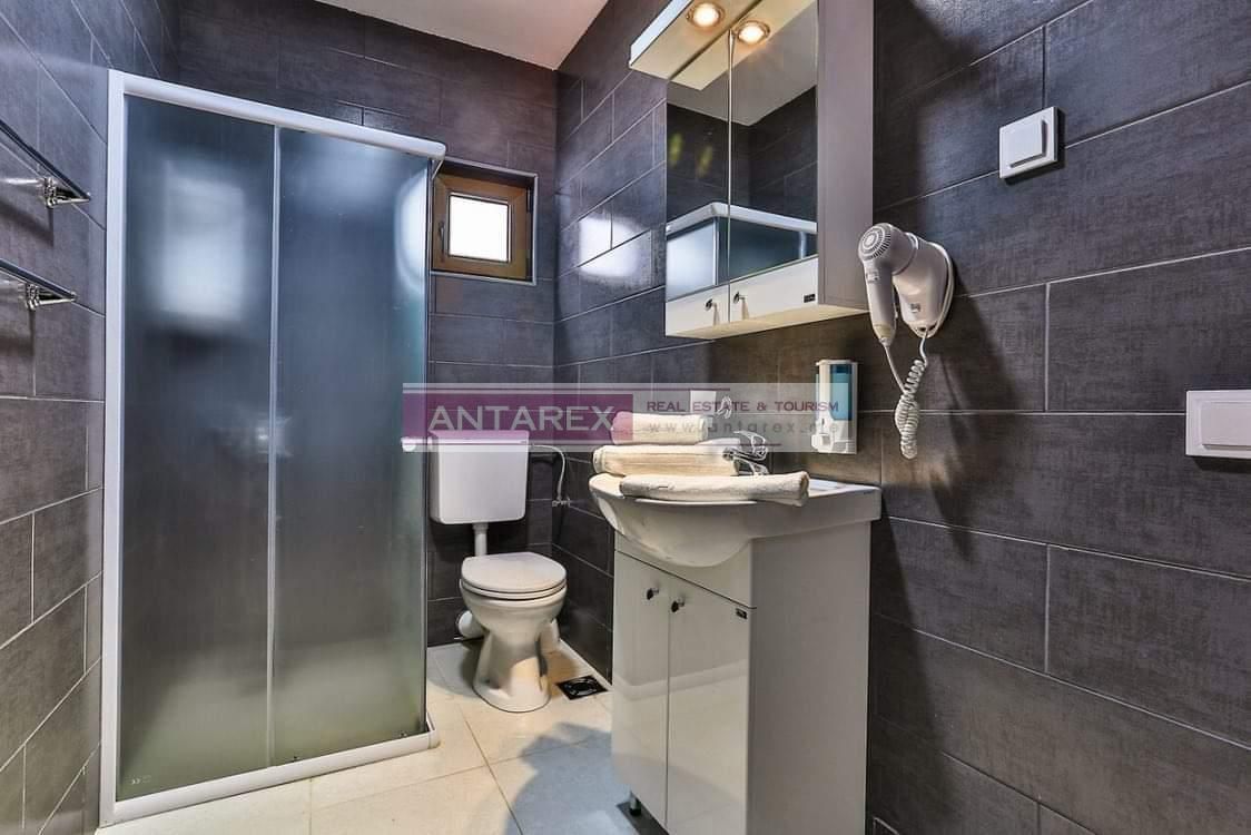 Коммерческая недвижимость в Добра Воде, Черногория, 800 м² - фото 14