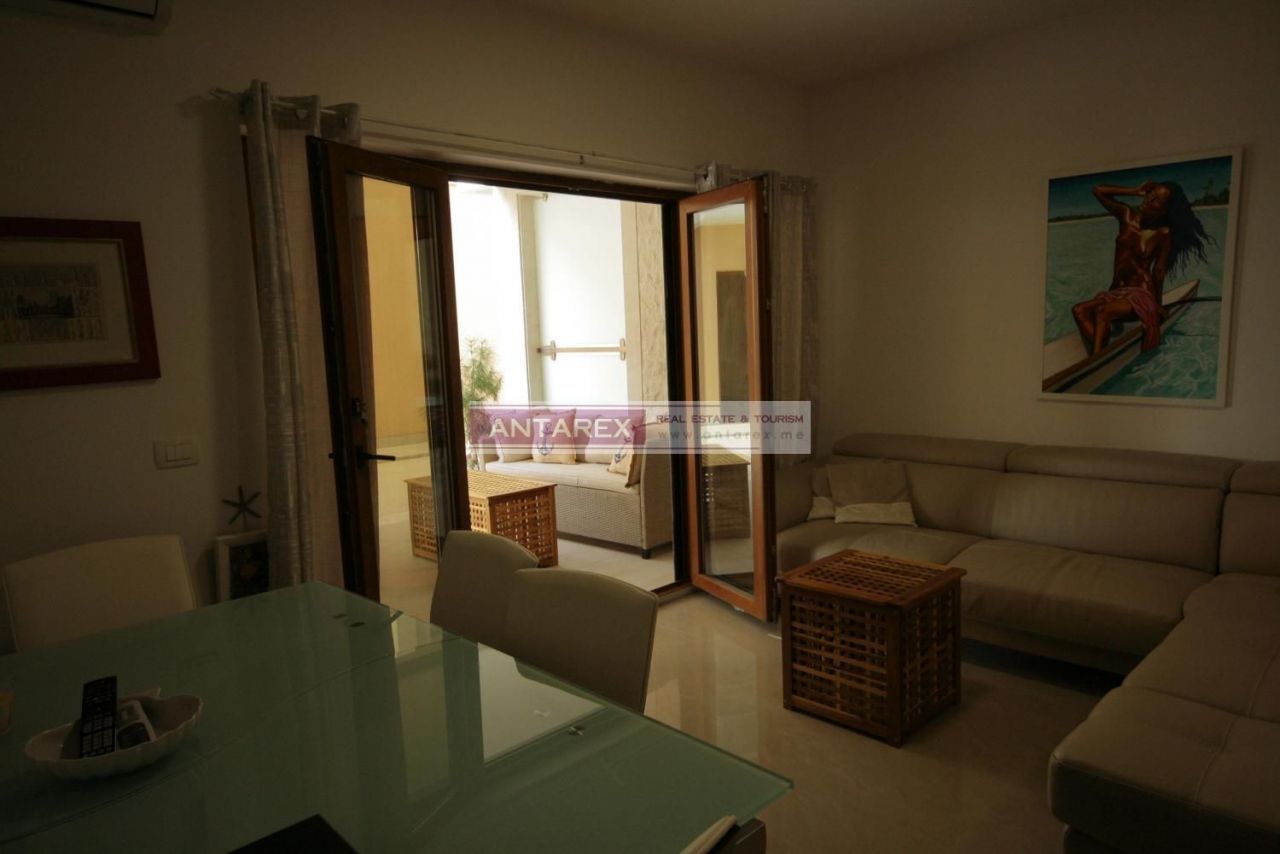 Апартаменты в Тивате, Черногория, 95 м² - фото 15