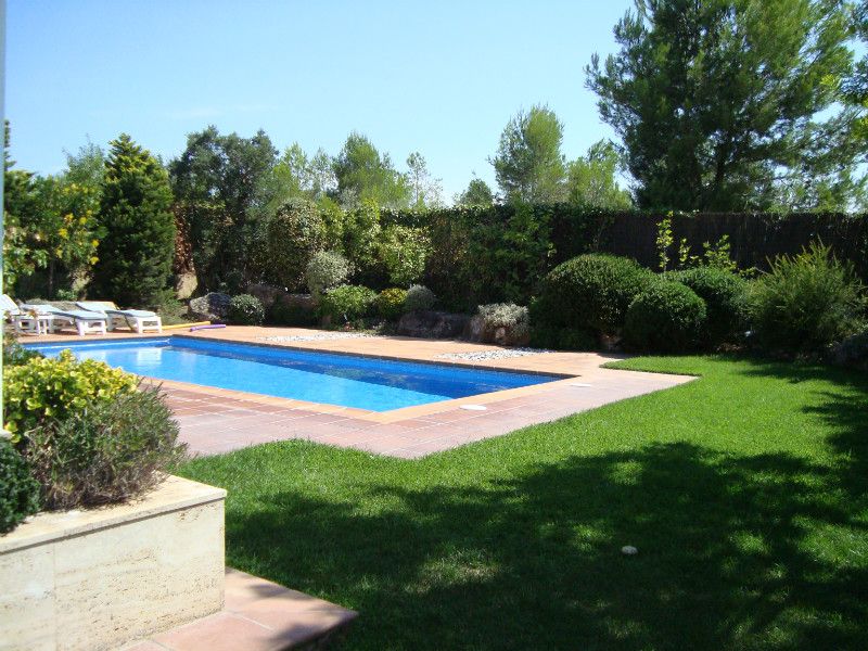 Шале в Барселоне, Испания, 380 м² - фото 2