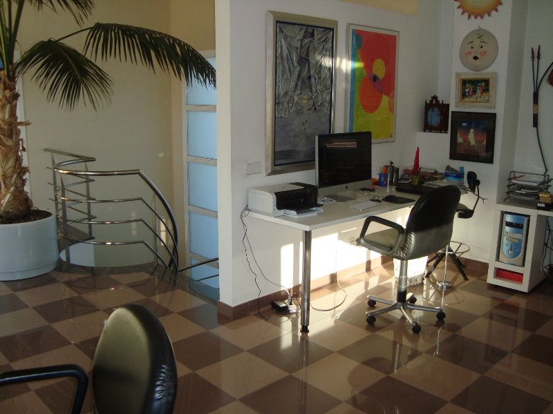 Шале в Барселоне, Испания, 380 м² - фото 9