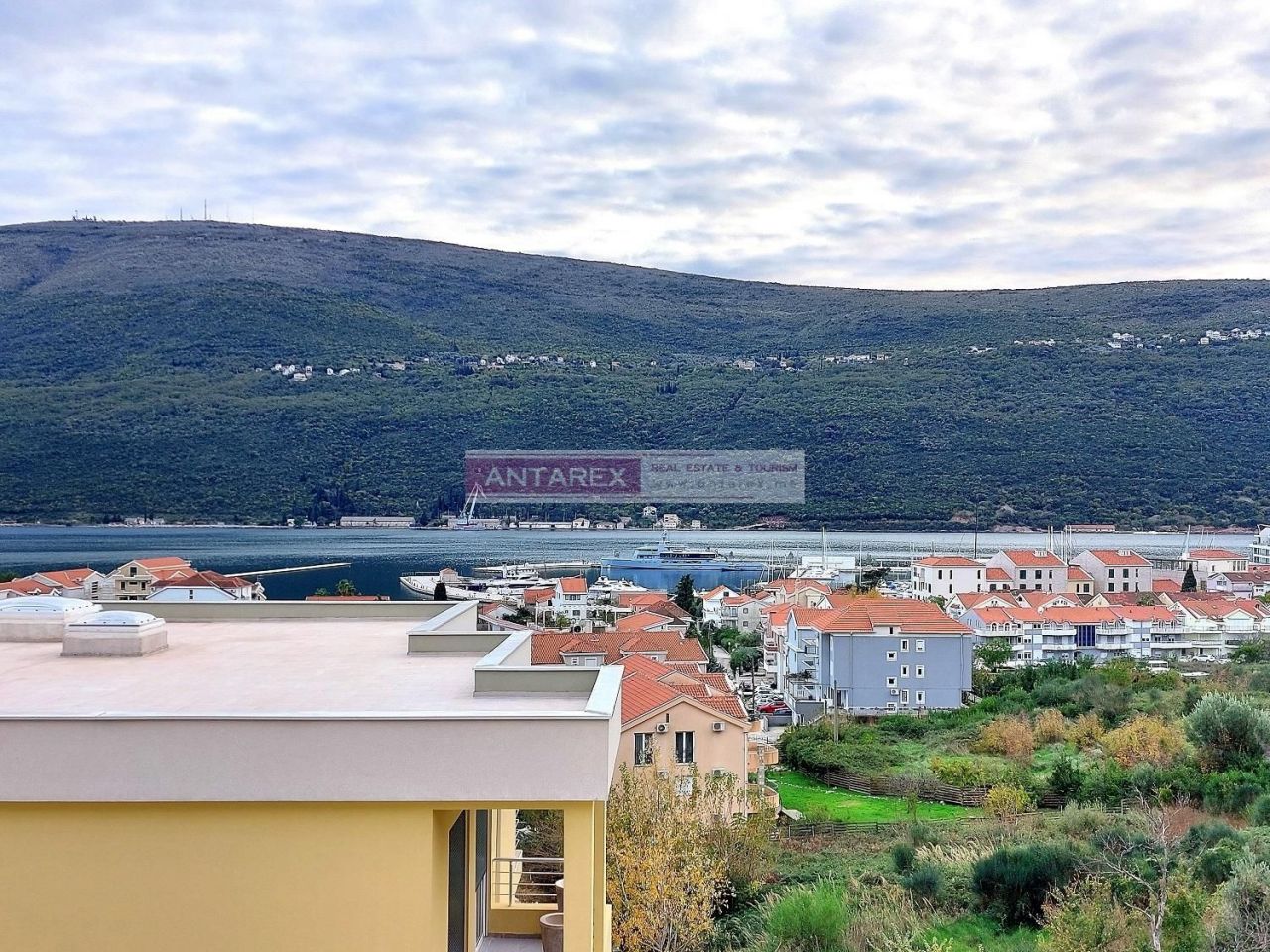 Апартаменты в Дженовичах, Черногория, 69 м² - фото 1