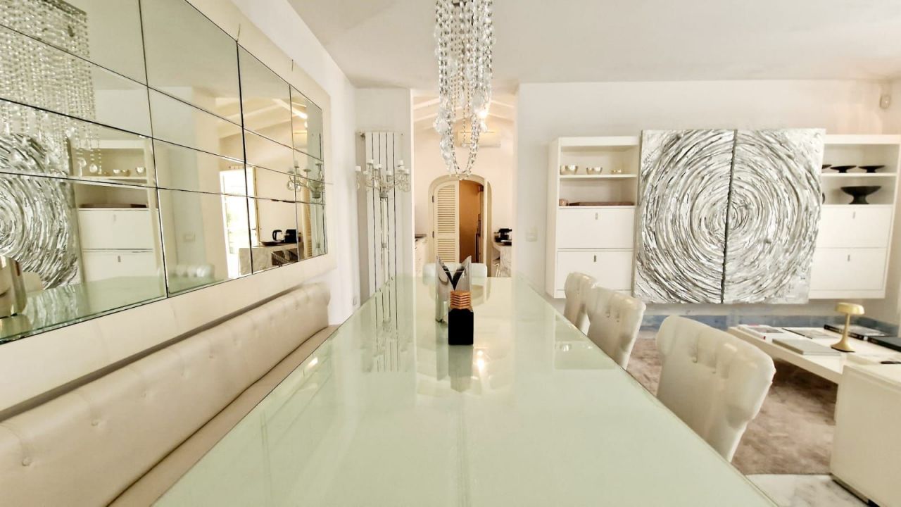 Вилла в Форте деи Марми, Италия, 220 м² - фото 2