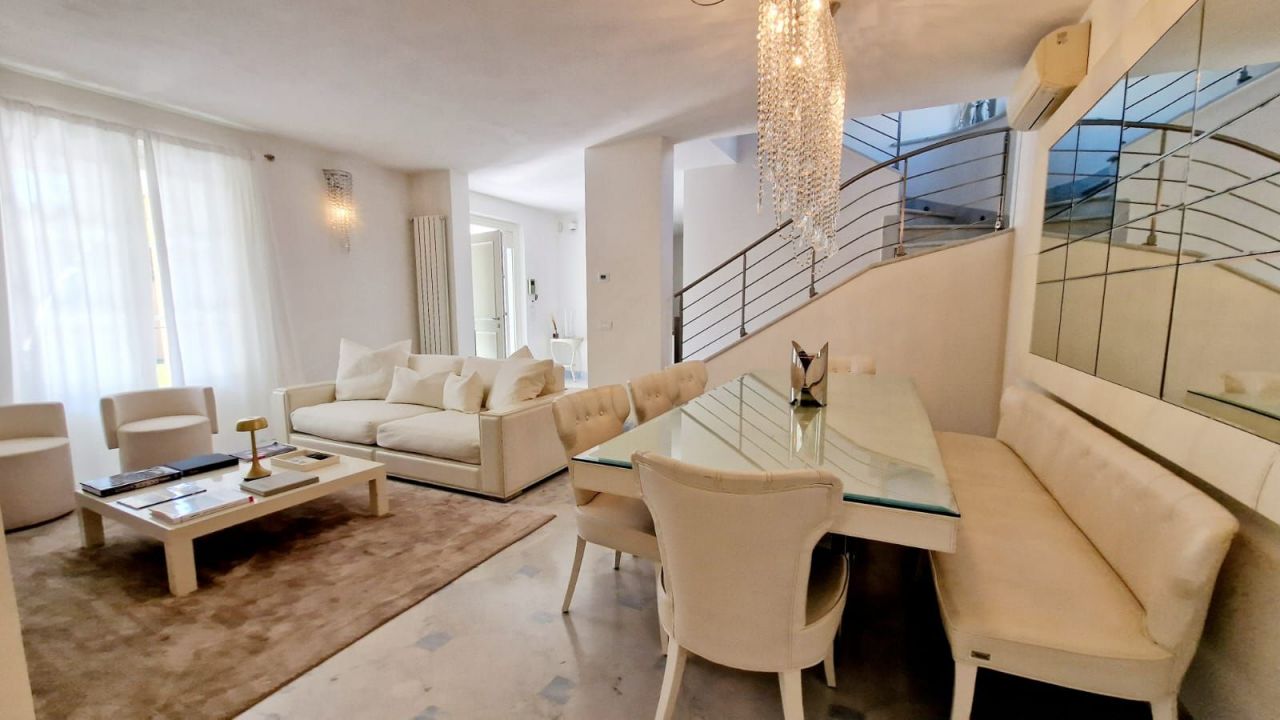 Вилла в Форте деи Марми, Италия, 220 м² - фото 4