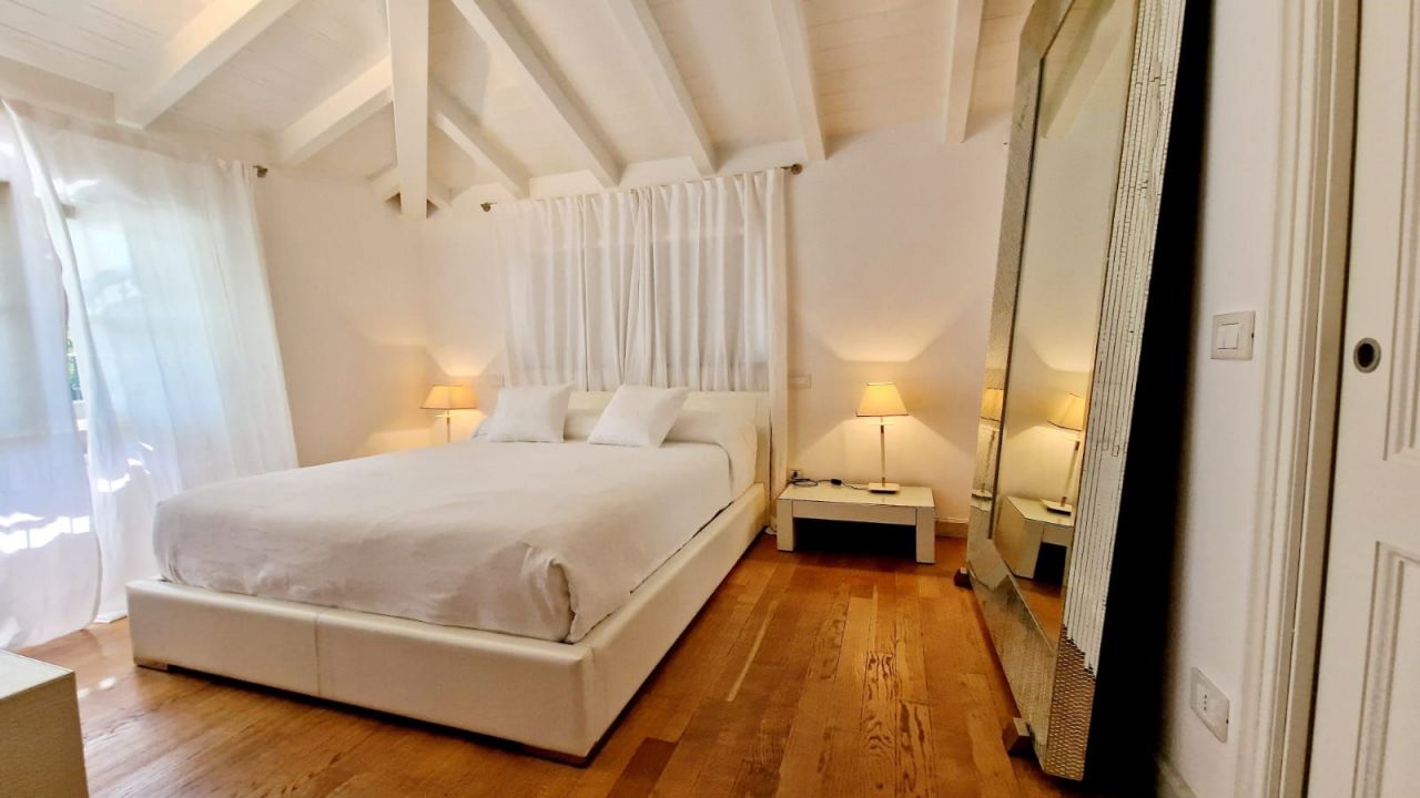 Вилла в Форте деи Марми, Италия, 220 м² - фото 16