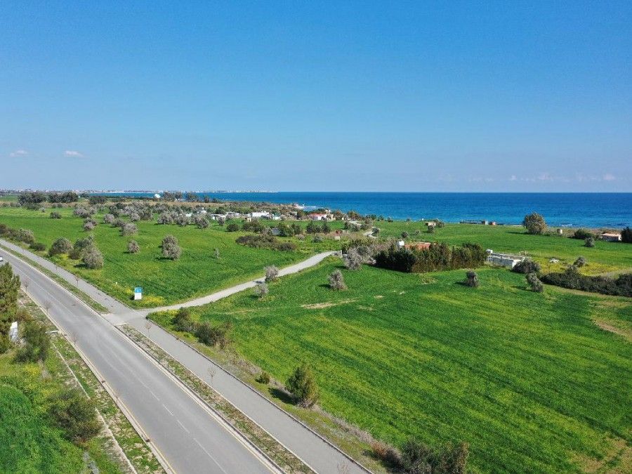 Земля в Ларнаке, Кипр, 5 471 м2 - фото 1