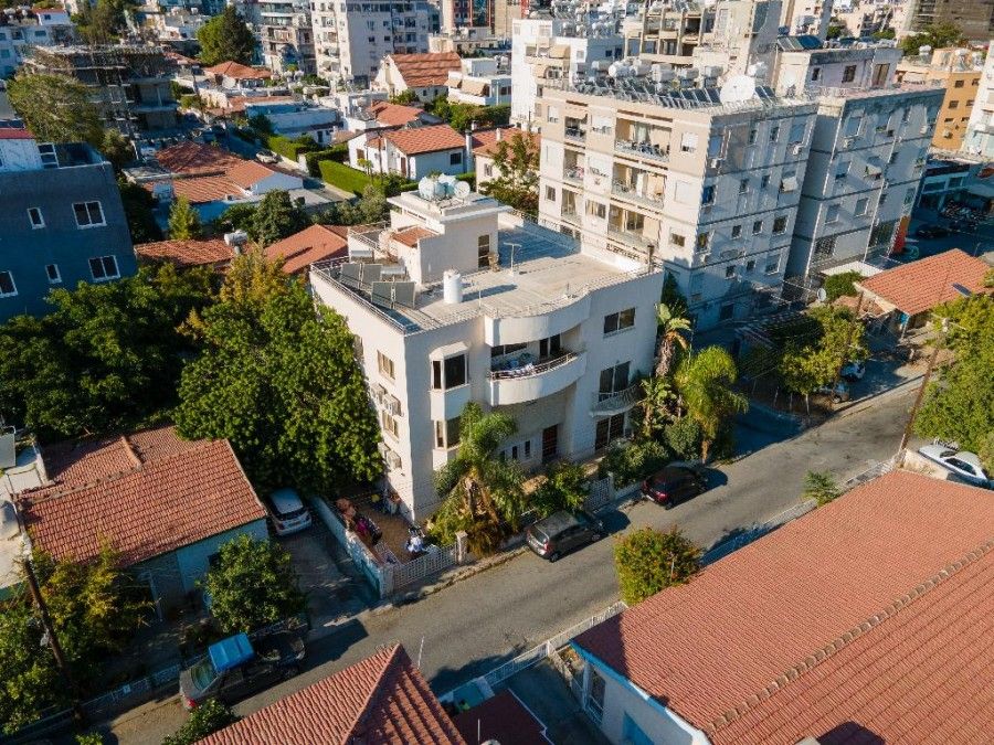 Коммерческая недвижимость в Лимасоле, Кипр - фото 1