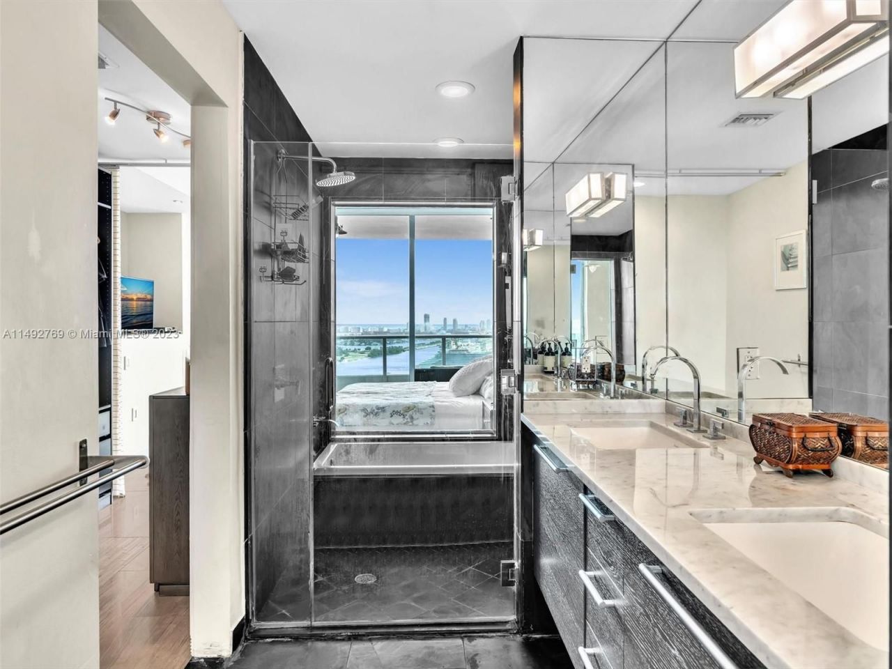 Квартира в Майами, США, 90 м² - фото 14