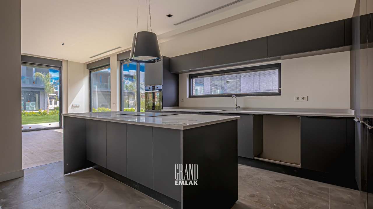 Вилла в Анталии, Турция, 375 м² - фото 8