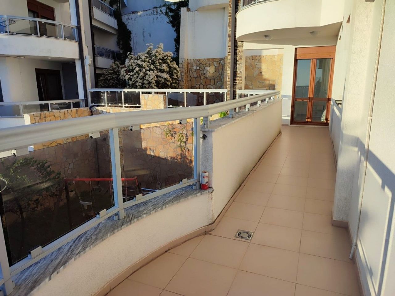 Квартира в Добра Воде, Черногория, 97 м² - фото 16