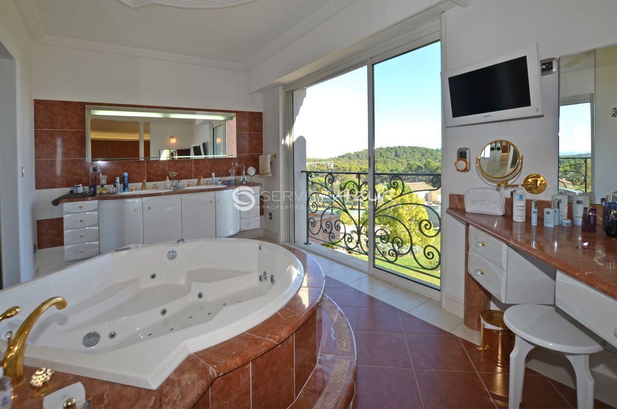 Вилла в Мужене, Франция, 500 м² - фото 15